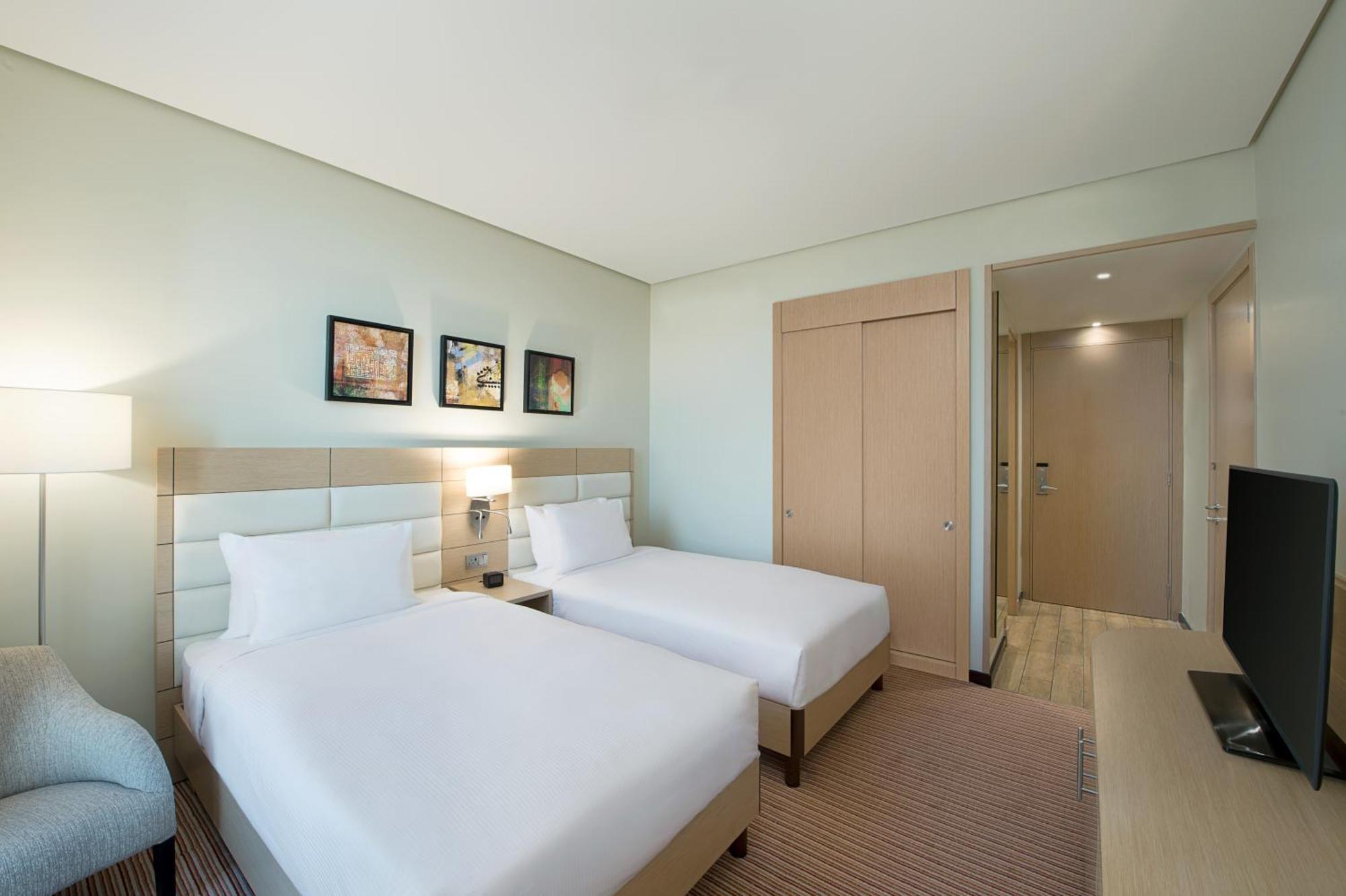 Hilton Garden Inn Khobar Exterior foto
