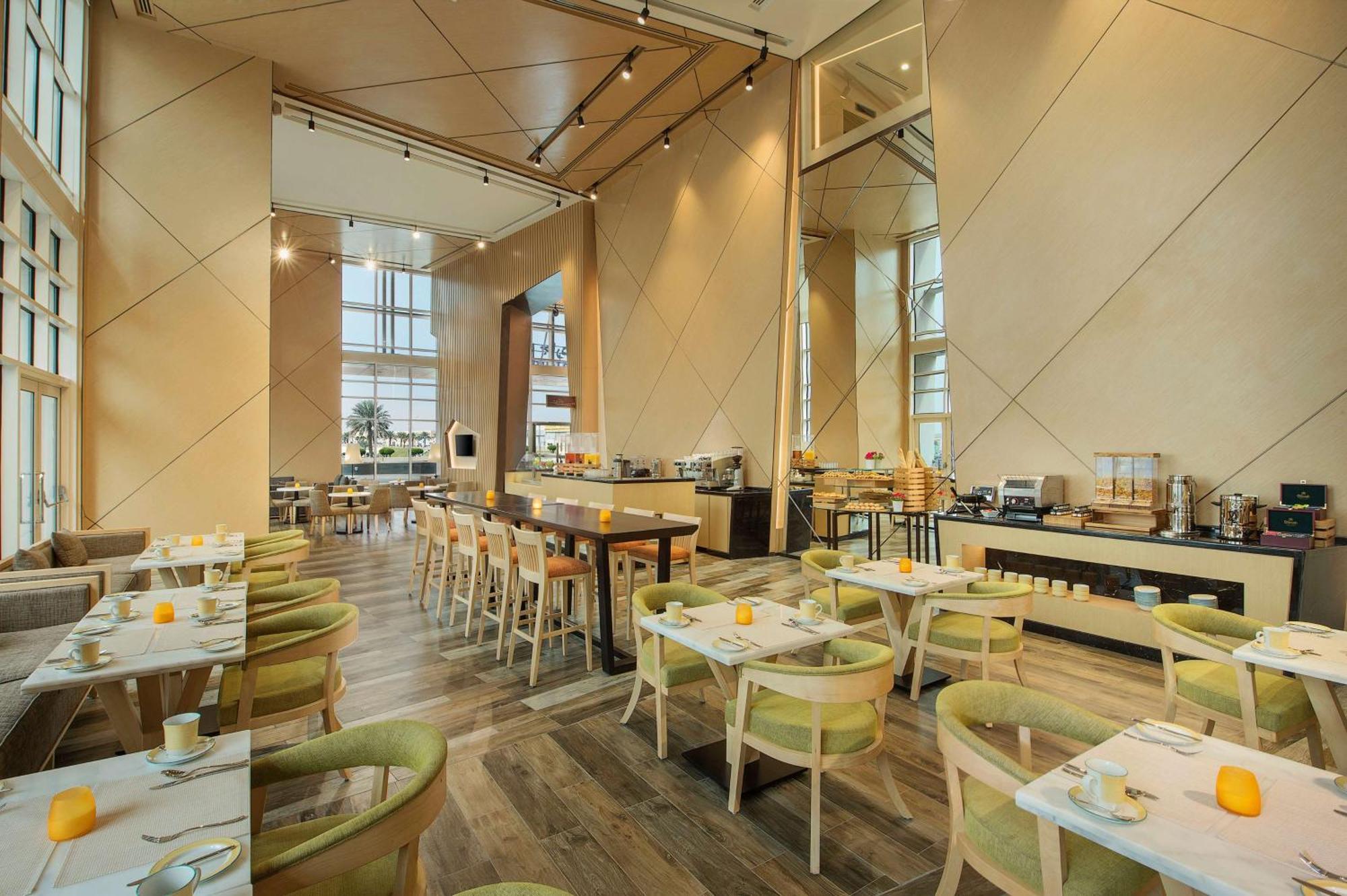 Hilton Garden Inn Khobar Exterior foto