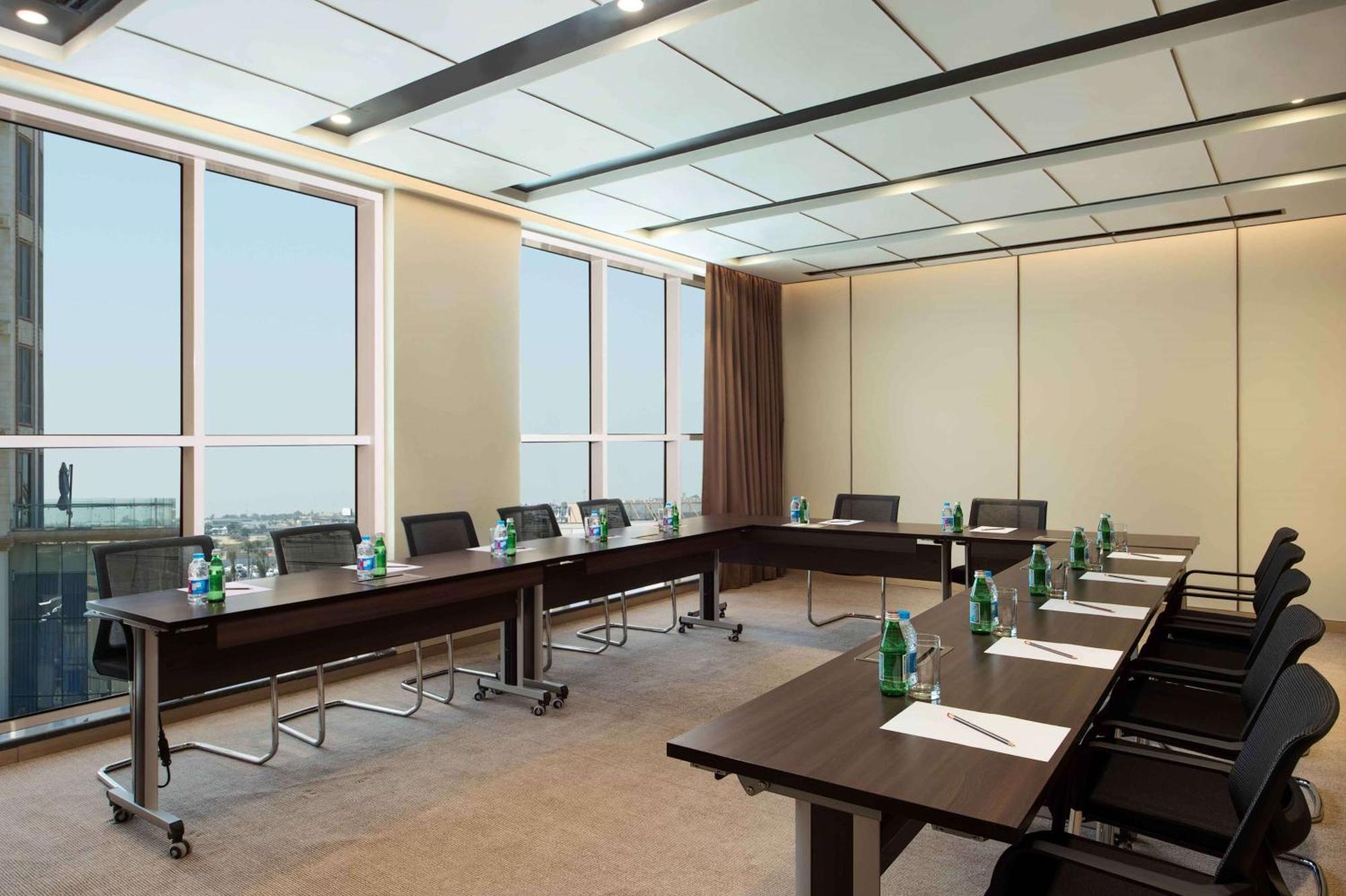 Hilton Garden Inn Khobar Exterior foto